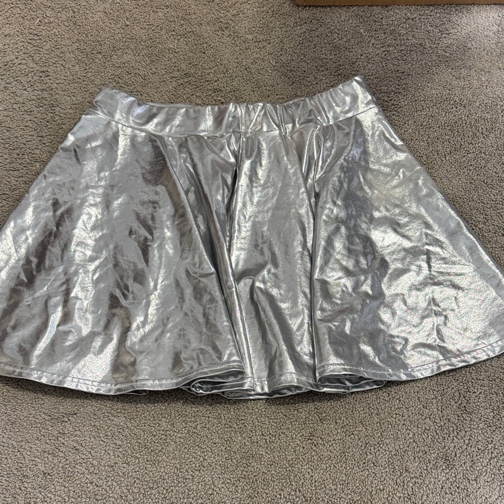 NWOT metallic Skirt (rave)